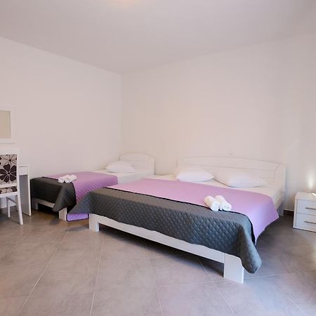 Rujno Apartments Starigrad Paklenica Buitenkant foto