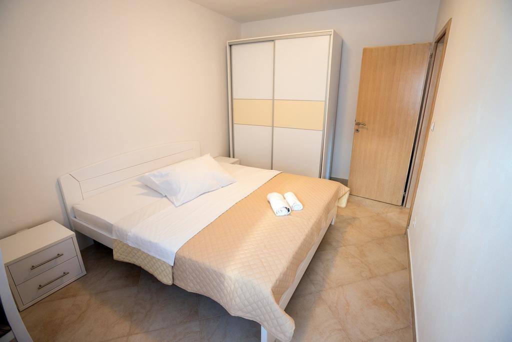 Rujno Apartments Starigrad Paklenica Kamer foto