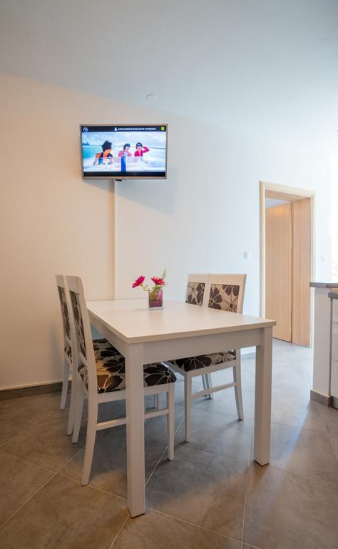 Rujno Apartments Starigrad Paklenica Kamer foto